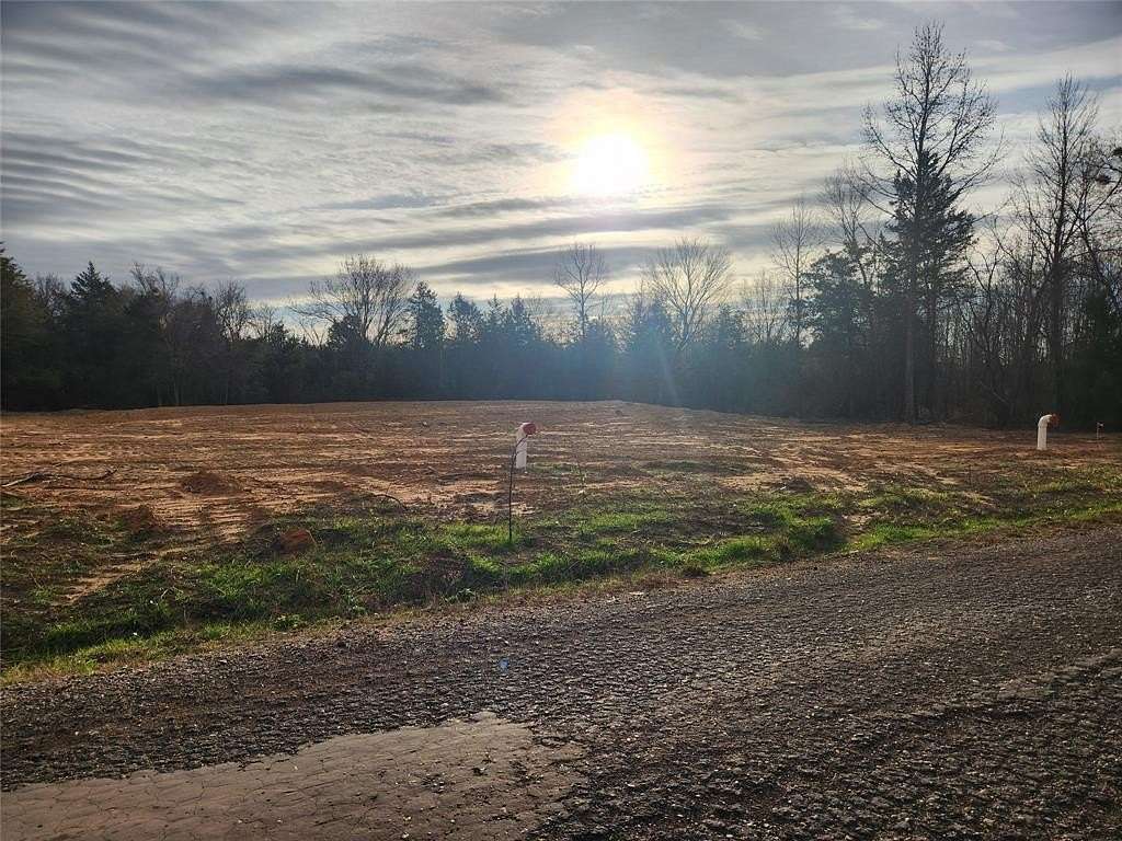 3.27 Acres of Residential Land for Sale in Sulphur Springs, Texas