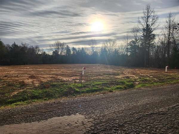 3.27 Acres of Residential Land for Sale in Sulphur Springs, Texas