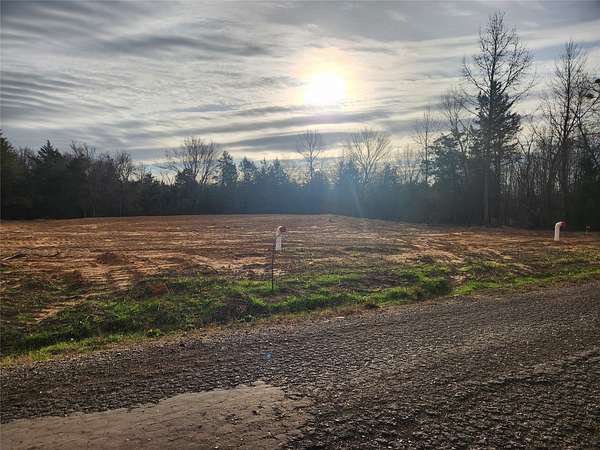 3.27 Acres of Residential Land for Sale in Sulphur Springs, Texas