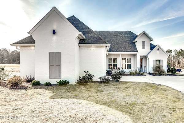 3 Acres of Residential Land with Home for Sale in Pelahatchie, Mississippi