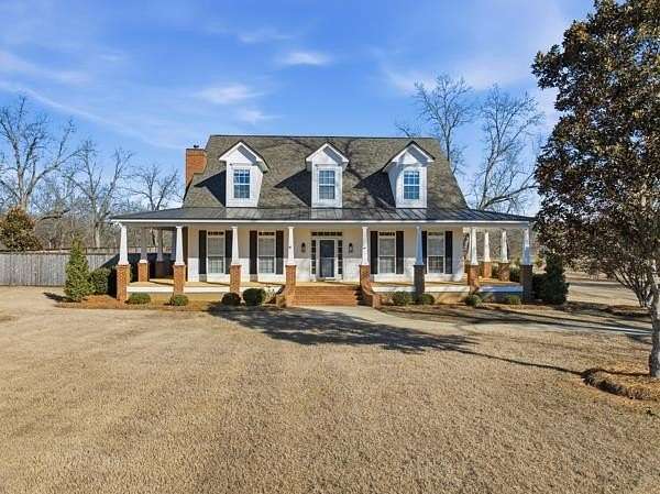 2.5 Acres of Residential Land with Home for Sale in Leesburg, Georgia