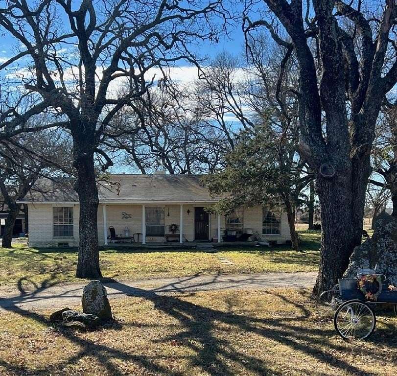 12.8 Acres of Land with Home for Sale in Whitesboro, Texas