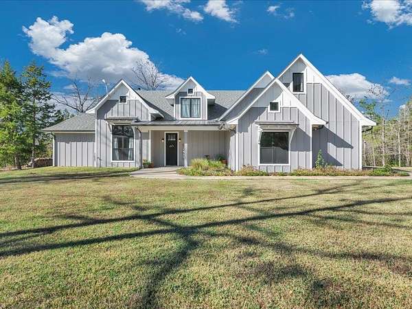 2 Acres of Land with Home for Sale in Nacogdoches, Texas