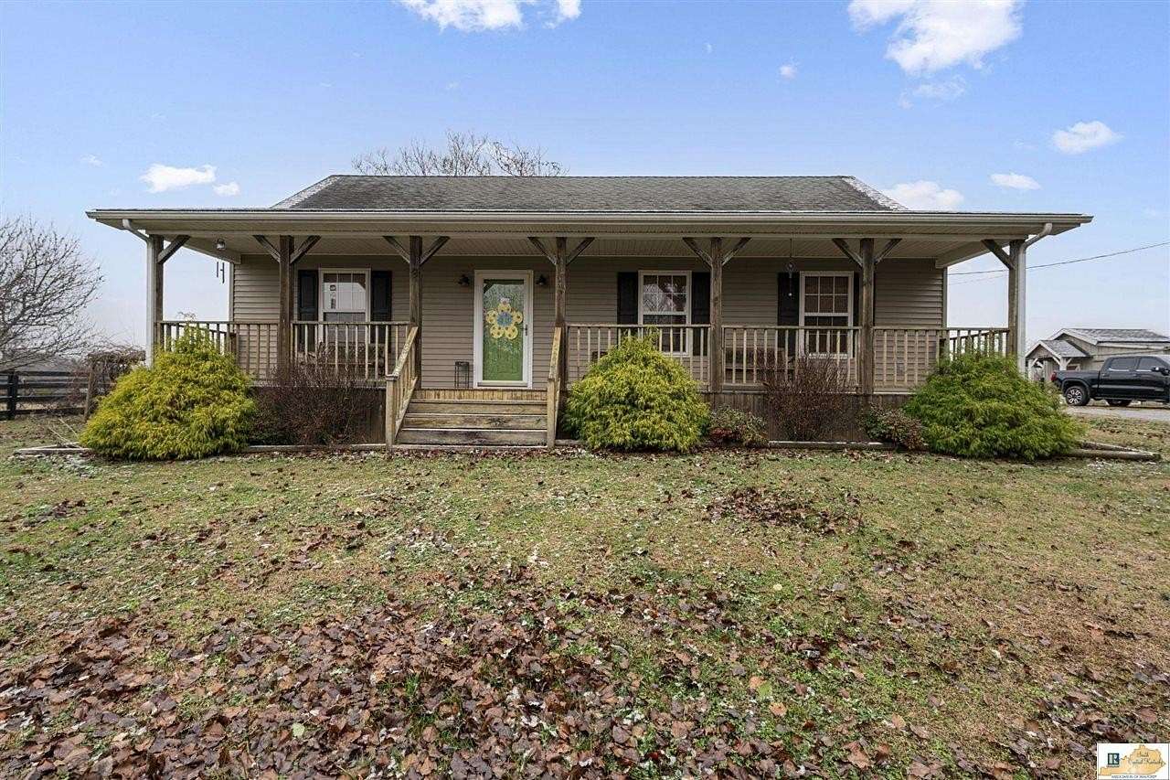 15 Acres of Land with Home for Sale in Glasgow, Kentucky