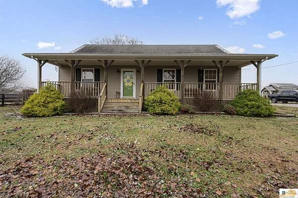 15 Acres of Land with Home for Sale in Glasgow, Kentucky