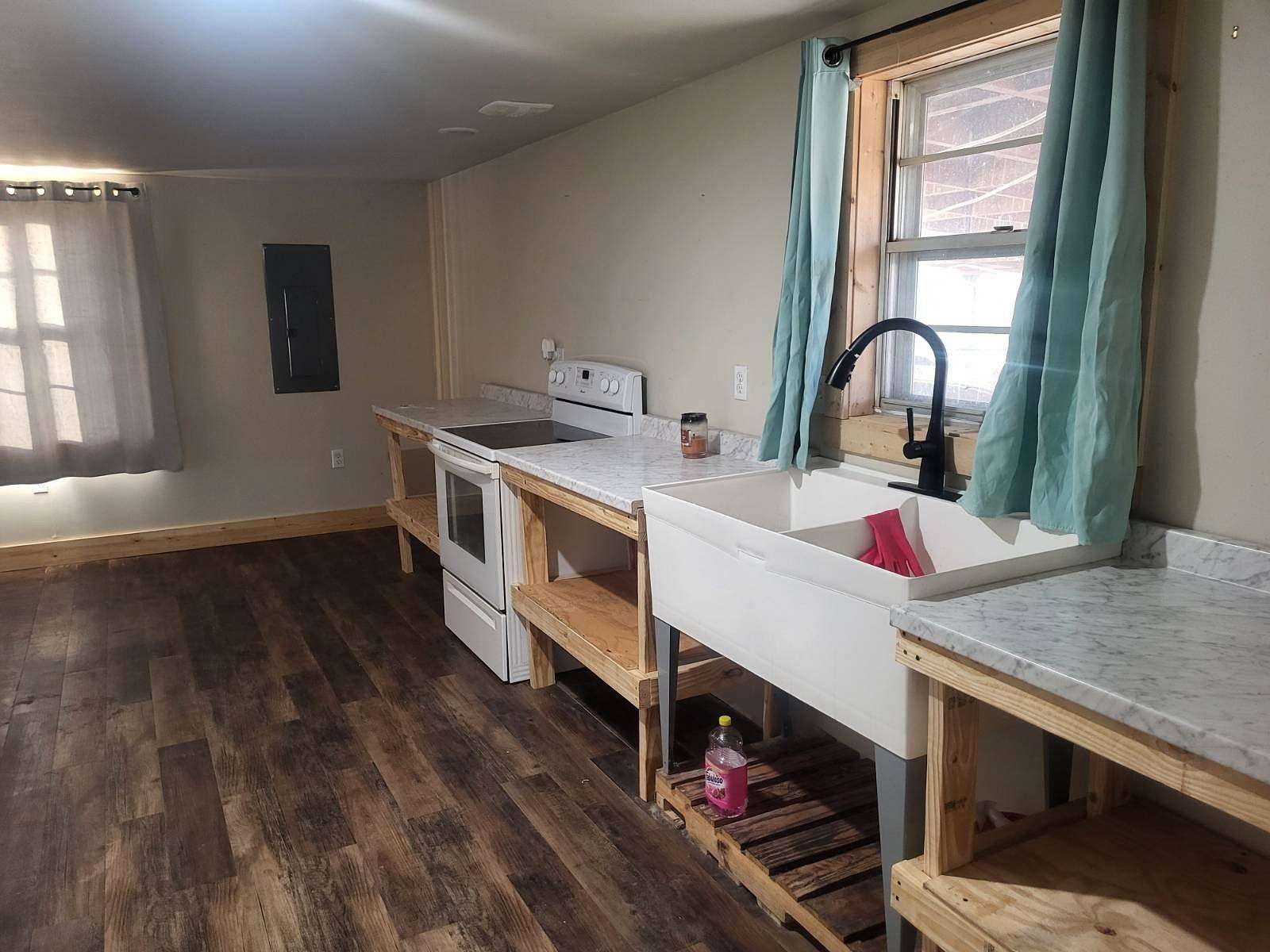 1.5 Acres of Land with Home for Sale in Ravenden Springs, Arkansas