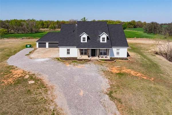 5 Acres of Residential Land with Home for Sale in El Reno, Oklahoma