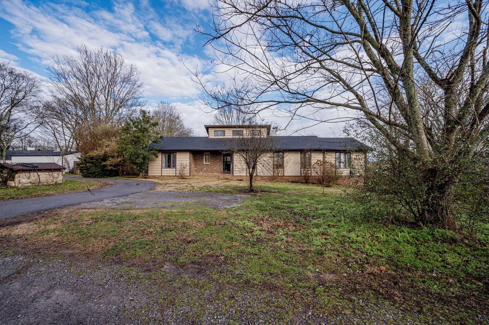 3.46 Acres of Residential Land with Home for Sale in Lascassas, Tennessee