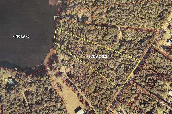 5 Acres of Residential Land for Sale in DeFuniak Springs, Florida