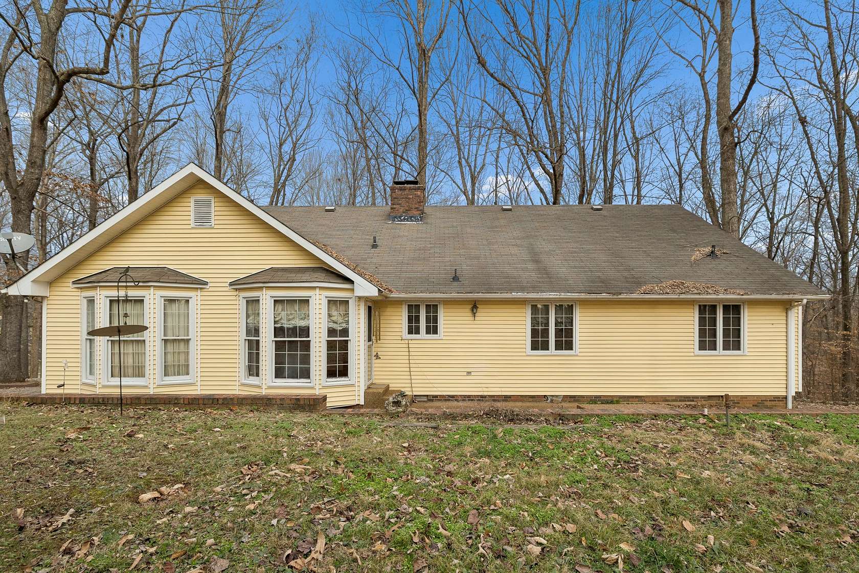 2.63 Acres of Residential Land with Home for Sale in Pleasant View, Tennessee