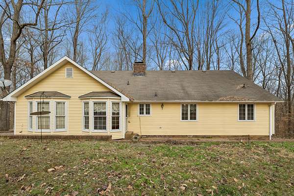 2.63 Acres of Residential Land with Home for Sale in Pleasant View, Tennessee