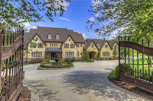 6 Acres of Residential Land with Home for Sale in Franklin, Tennessee