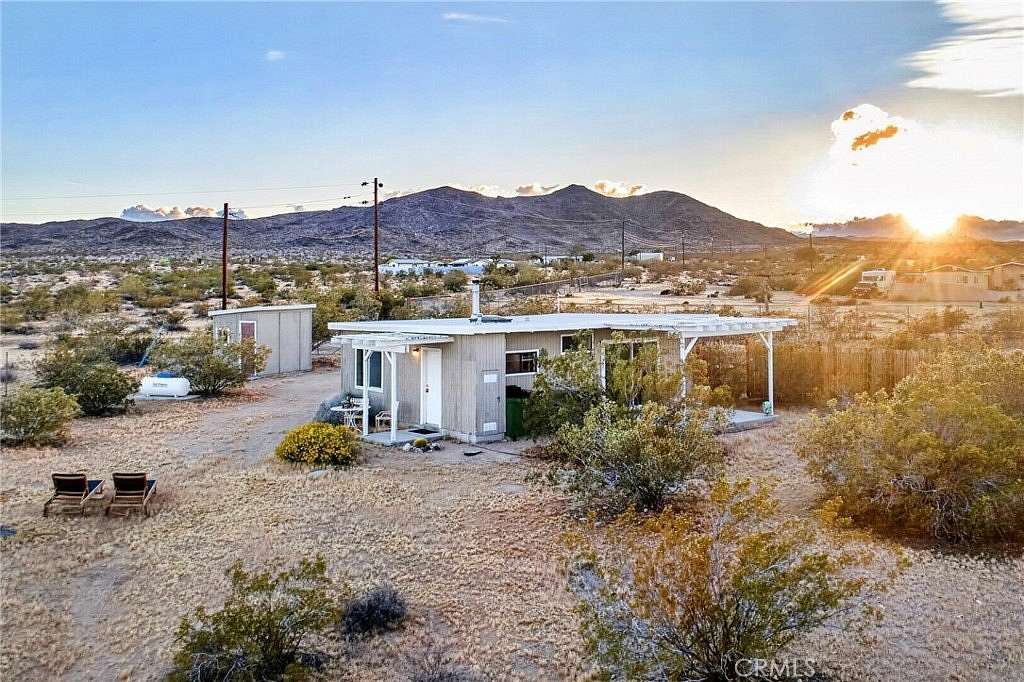 2.5 Acres of Improved Residential Land for Sale in Landers, California