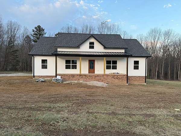 2.15 Acres of Residential Land with Home for Sale in Jamestown, Tennessee