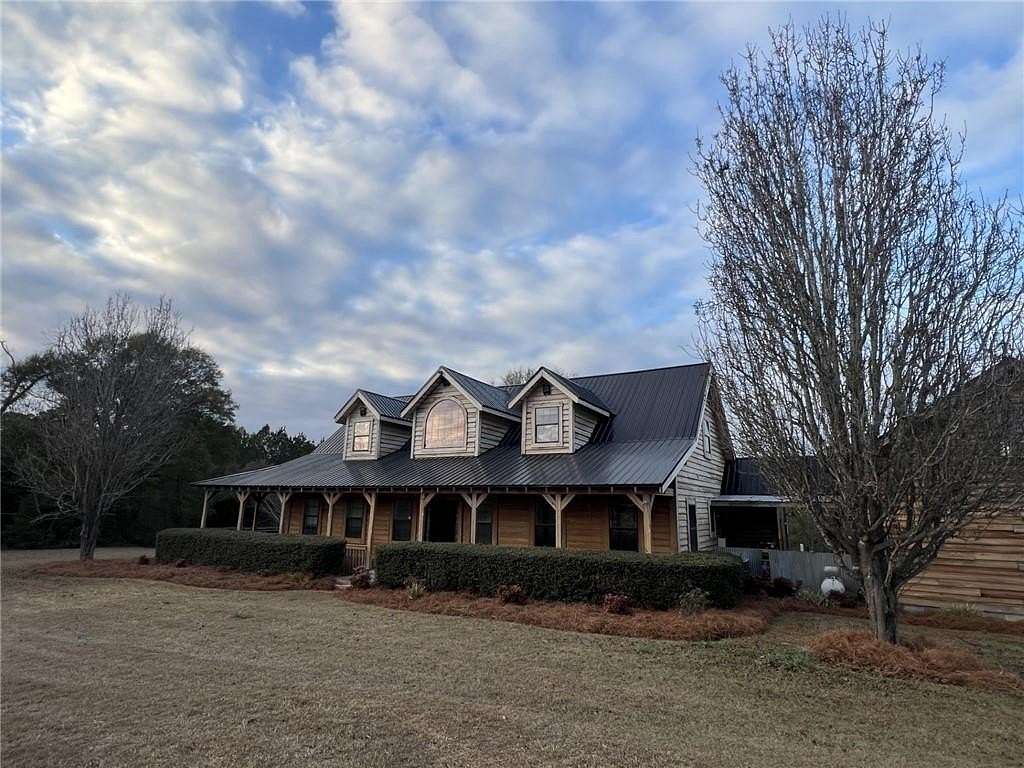 5 Acres of Residential Land with Home for Sale in Jesup, Georgia