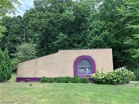 1.75 Acres of Mixed-Use Land for Sale in Warren, Ohio