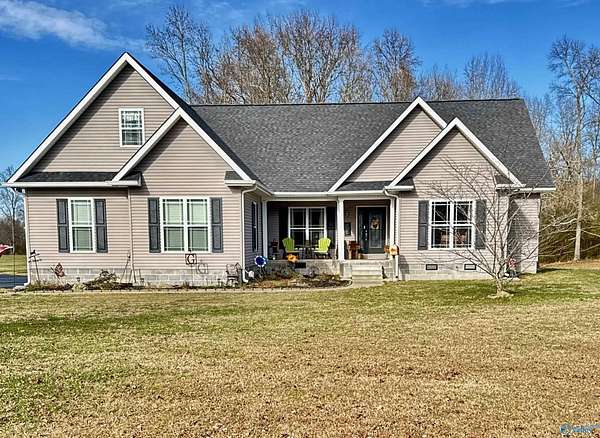 4.82 Acres of Residential Land with Home for Sale in Rainsville, Alabama