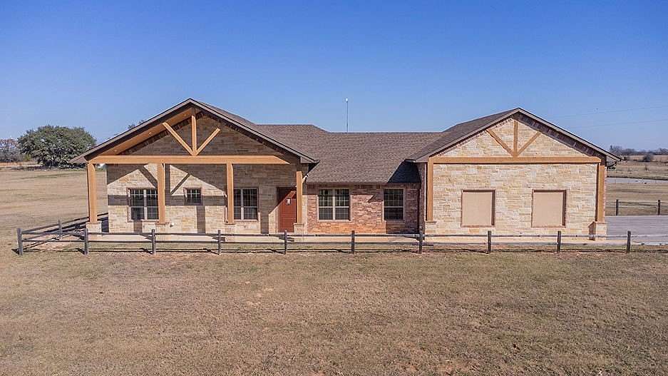 13.4 Acres of Recreational Land with Home for Sale in Grand Saline, Texas