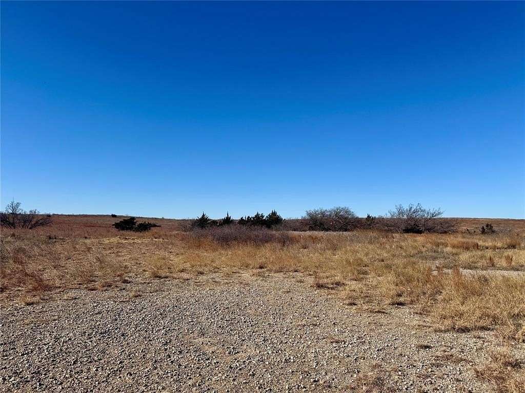 317 Acres of Recreational Land & Farm for Sale in Leedey, Oklahoma