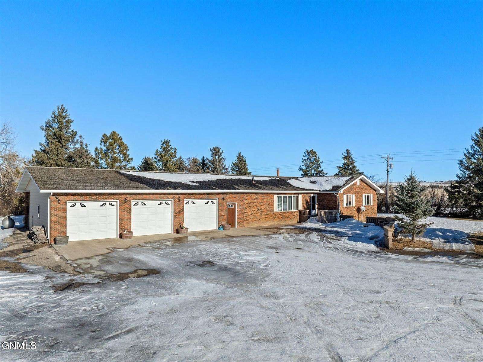 8 Acres of Residential Land with Home for Sale in Williston, North Dakota