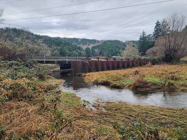 33.6 Acres of Land with Home for Sale in Lakeside, Oregon