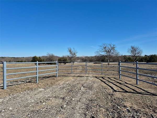 5 Acres of Residential Land for Sale in Trenton, Texas