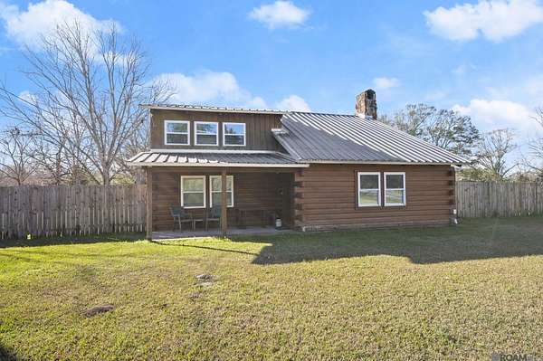 3.32 Acres of Residential Land with Home for Sale in Baker, Louisiana