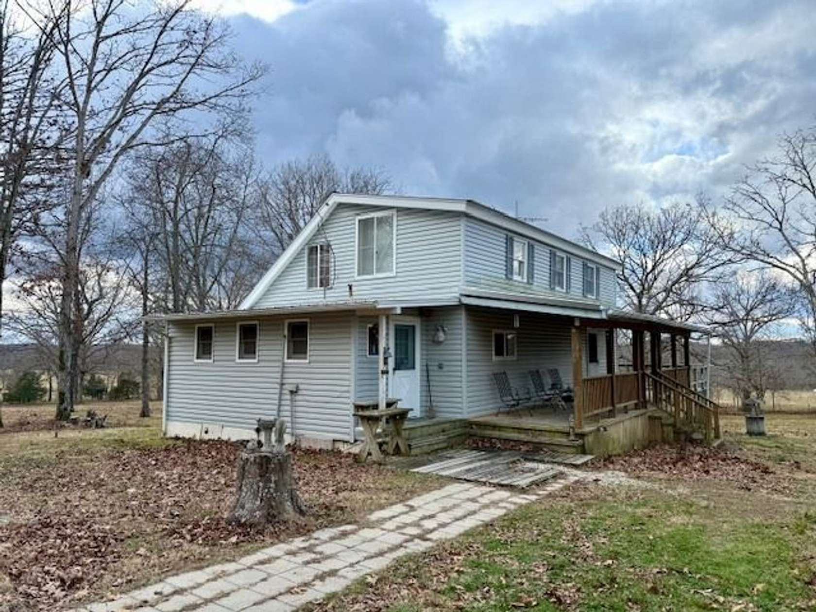 27.8 Acres of Recreational Land with Home for Sale in Willow Springs, Missouri