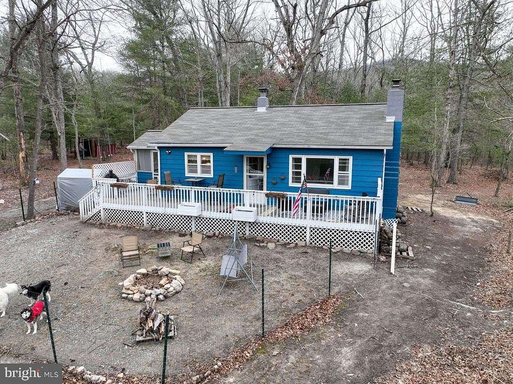 3 Acres of Land with Home for Sale in Fort Valley, Virginia