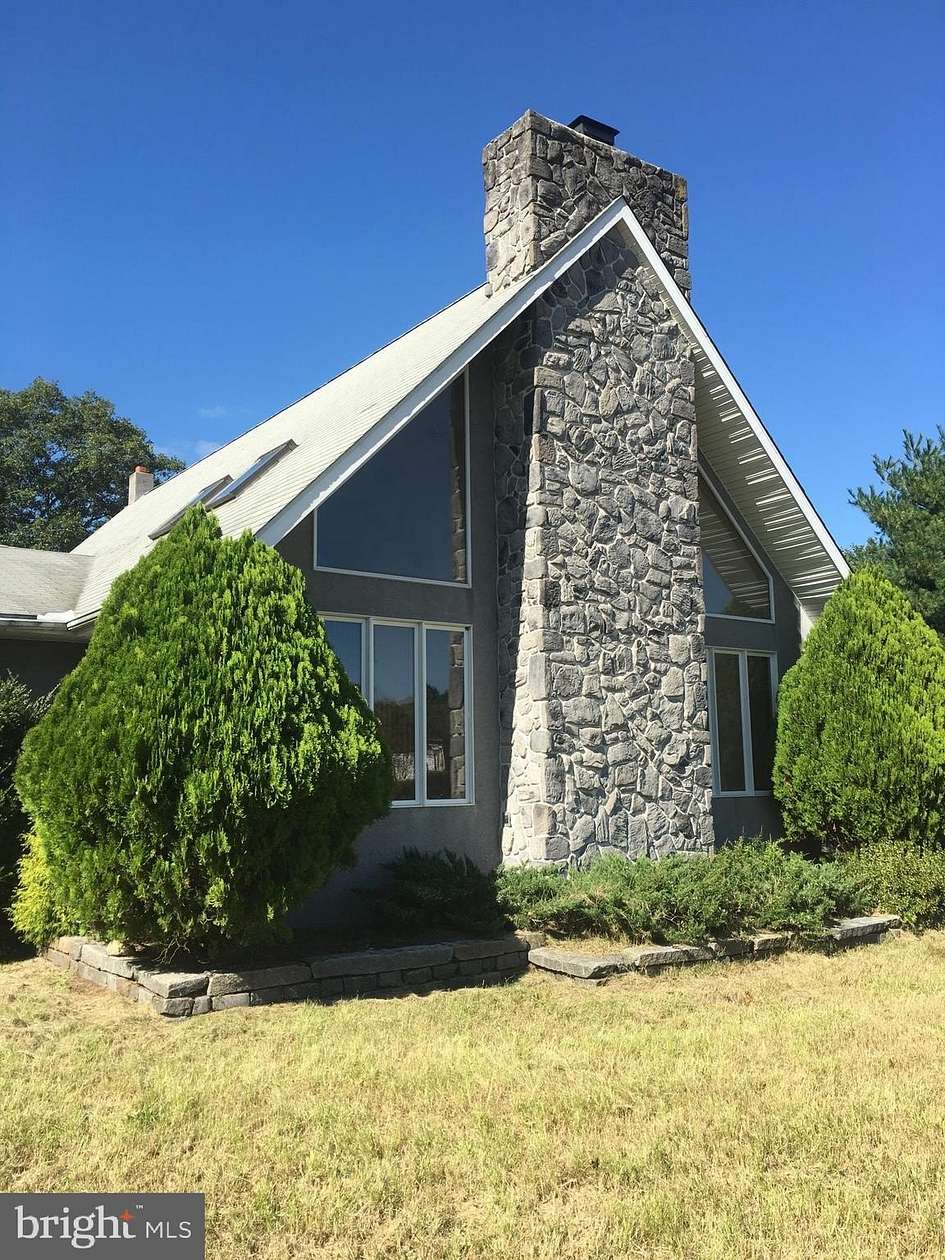 2 Acres of Residential Land with Home for Lease in Glassboro, New Jersey