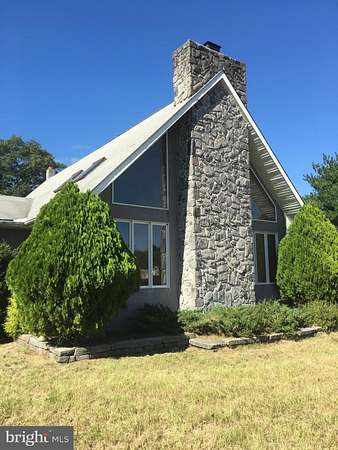 2 Acres of Residential Land with Home for Lease in Glassboro, New Jersey