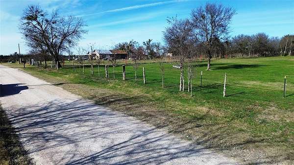 1 Acre of Land for Sale in Mount Calm, Texas