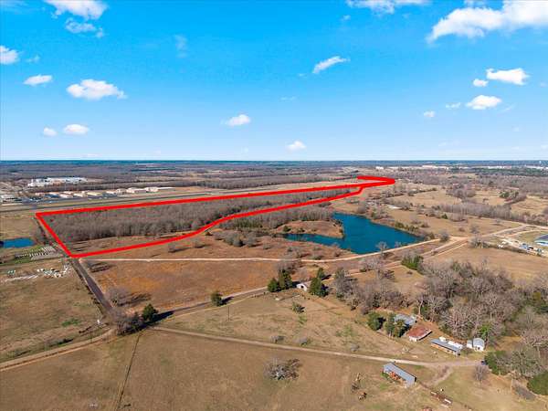 50 Acres of Land for Sale in Mount Pleasant, Texas