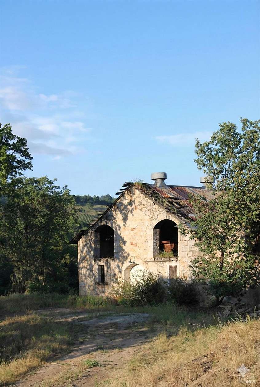 2 Acres of Mixed-Use Land for Sale in St. Helena, California