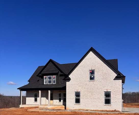 1.55 Acres of Residential Land with Home for Sale in Woodlawn, Tennessee