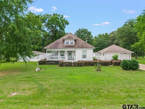4.19 Acres of Land with Home for Sale in Tyler, Texas