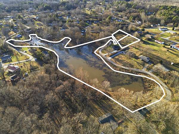 7.46 Acres of Residential Land for Sale in Burns, Tennessee