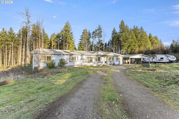 7 Acres of Residential Land with Home for Sale in Estacada, Oregon