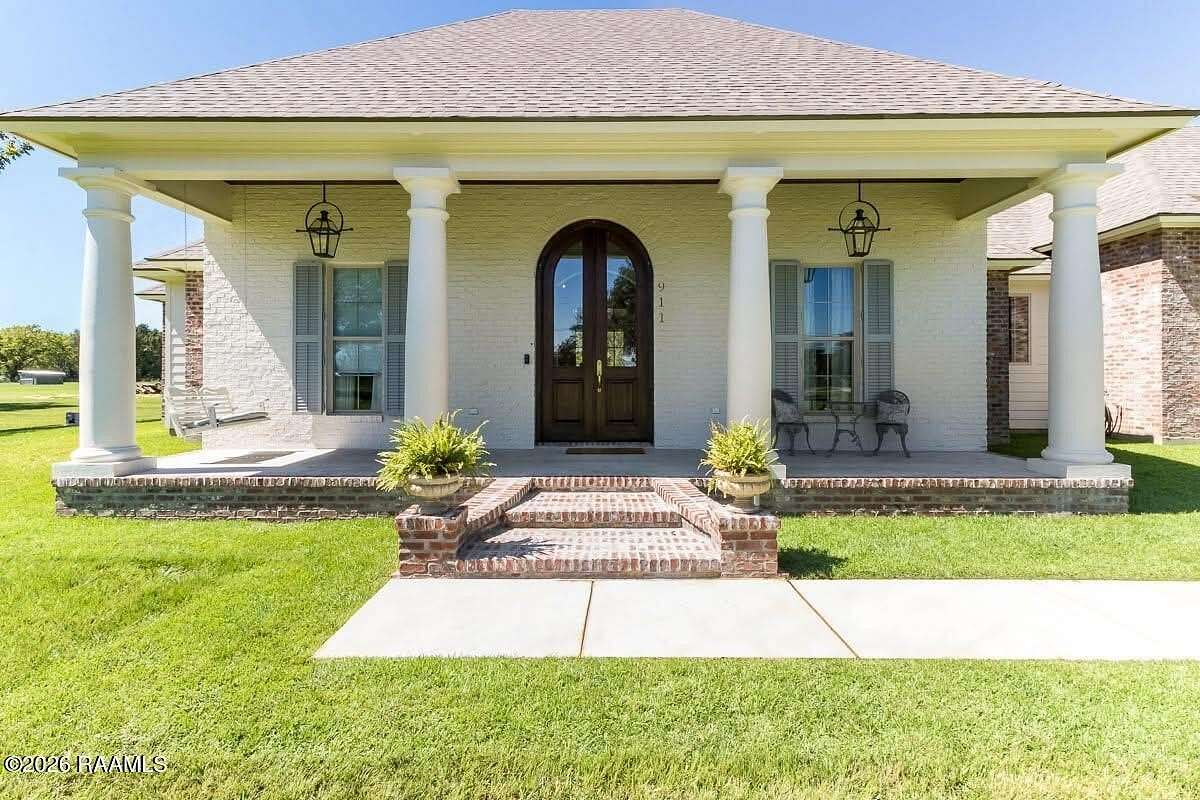 5.43 Acres of Land with Home for Sale in Lafayette, Louisiana
