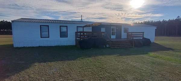 5 Acres of Residential Land with Home for Sale in Cottonwood, Alabama