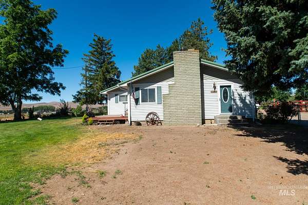 30.8 Acres of Agricultural Land with Home for Sale in Weiser, Idaho