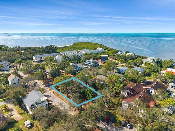 0.31 Acres of Residential Land for Sale in Tarpon Springs, Florida