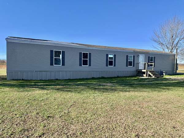 1.62 Acres of Residential Land with Home for Sale in McMinnville, Tennessee