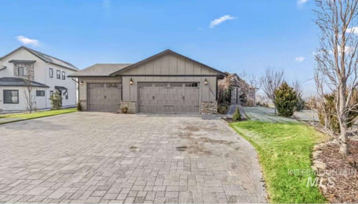 3.83 Acres of Land with Home for Sale in Caldwell, Idaho