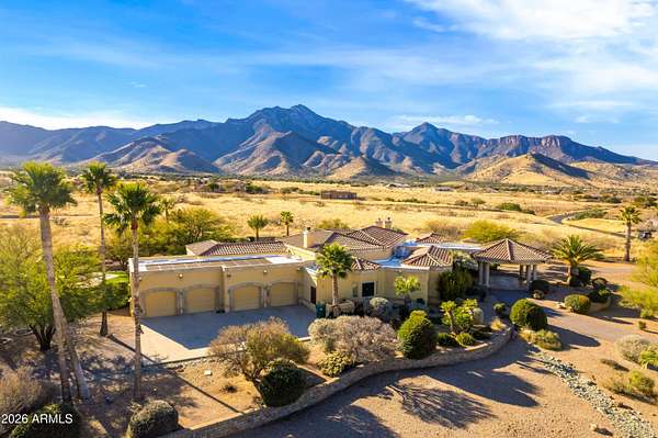 3.56 Acres of Residential Land with Home for Sale in Hereford, Arizona