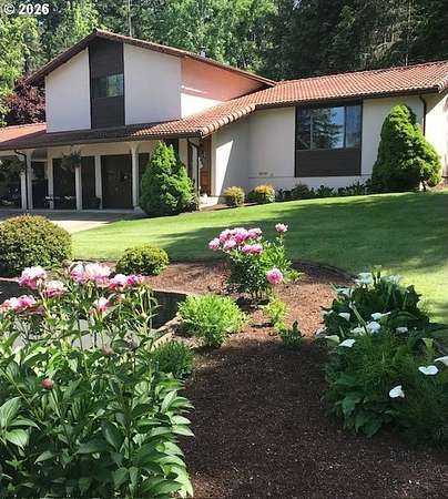 2.67 Acres of Land with Home for Sale in Roseburg, Oregon
