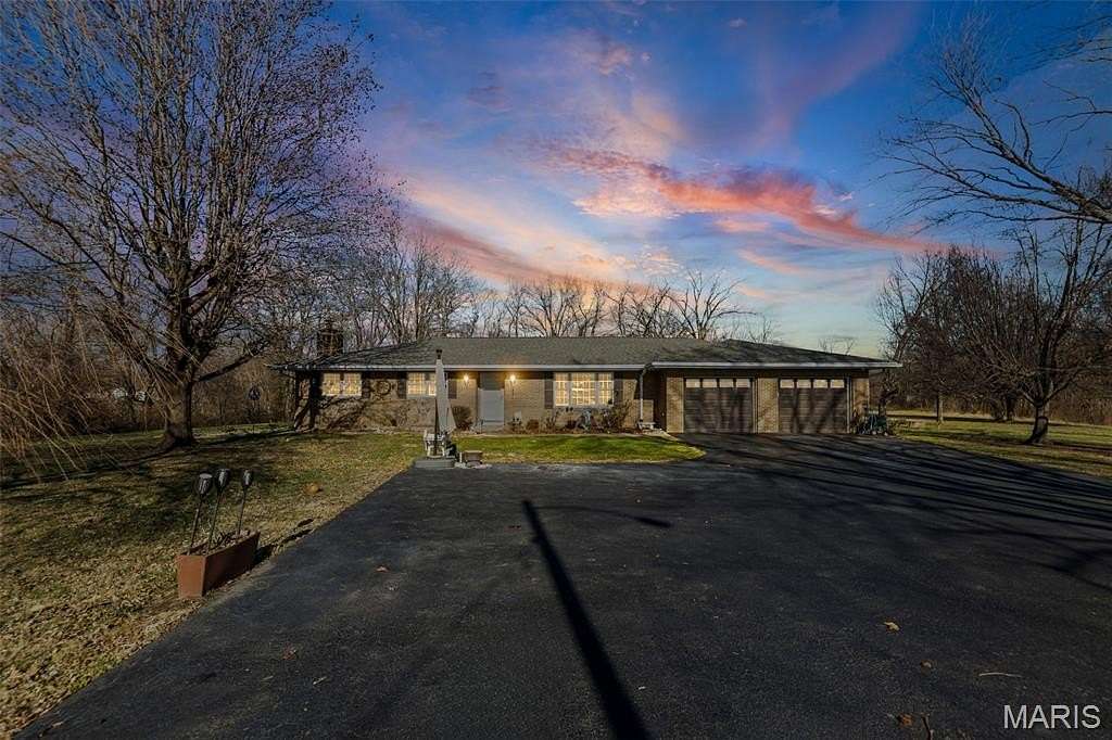 1.7 Acres of Residential Land with Home for Sale in Caseyville, Illinois