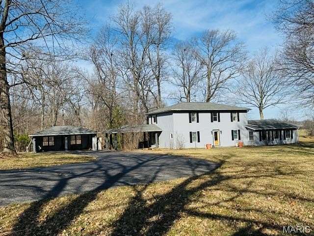 1.75 Acres of Residential Land with Home for Sale in Cape Girardeau, Missouri