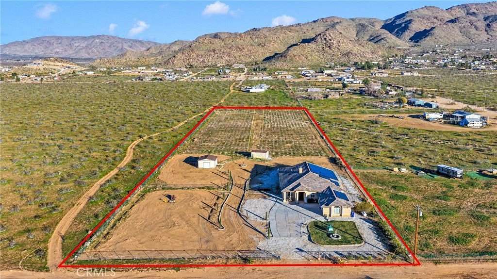 4 Acres of Residential Land with Home for Sale in Apple Valley, California