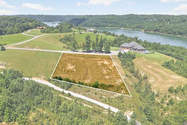 1.38 Acres of Residential Land for Sale in Byrdstown, Tennessee